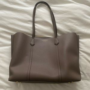 USED TWICE- Tory Burch Perry Triple Compartment Tote in Clam Shell